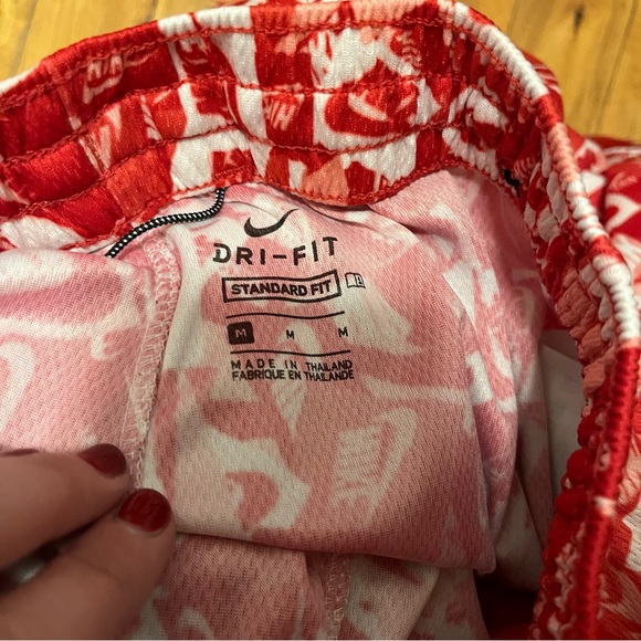 Boys Nike shorts - Picture 2 of 3